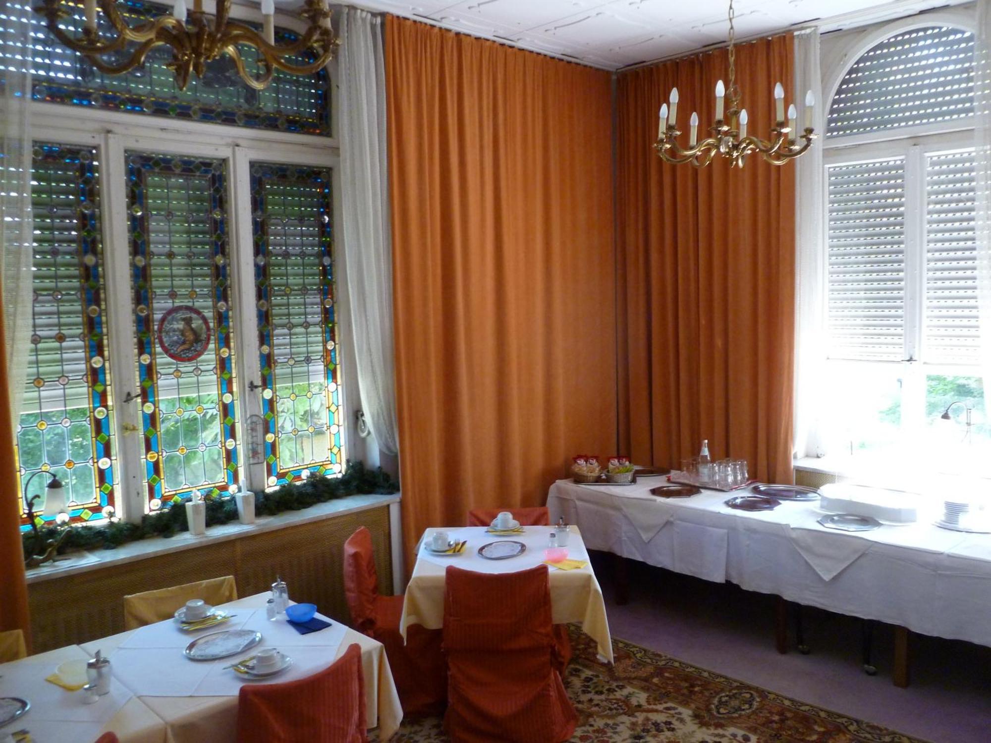 Hotel Waldfriede Darmstadt Buitenkant foto